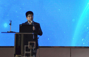 人生就是博在LED显示权威论坛揭晓关于LED云平台的主题演讲
